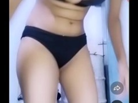Nude Indian girl gets paid to show off her body on video