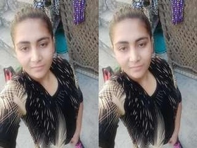 Desi beauty bares her body for the camera