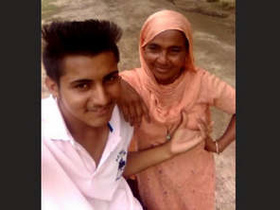 Bhabhi's big boobs push against dewar in steamy video