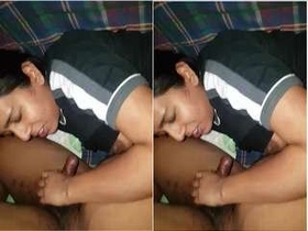 Lankan wife gives a blowjob and gets rid of her husband's dick