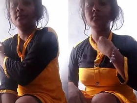 Soni, the horny Bihari girl, takes a steamy selfie in the shower