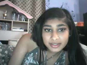 Stunning Indian girlfriend flaunts her physique for her boyfriend
