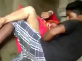 Desi aunty Tia gets fucked by a boy in sari