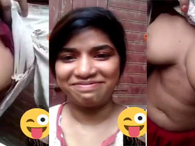 Pakistani village girl flaunts her breasts for her partner