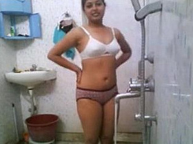 Indian college student Nikita takes a bath in the nude