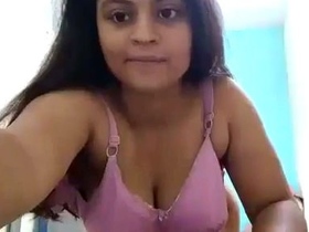 Bhabi goes wild in this steamy video