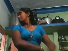 Hidden camera captures Indian aunty's nice boobs for son