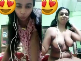 Desi babe flaunts her big boobs and sexy curves