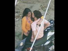 Daring Desi couple gets caught in the act of outdoor sex