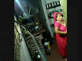 Desi aunty's sexy transformation in a married video