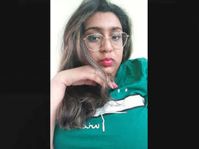 Rashmie, a Dutch Indian girlfriend, gives a sensual blowjob