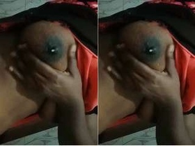 Tamil girl displays her natural breasts