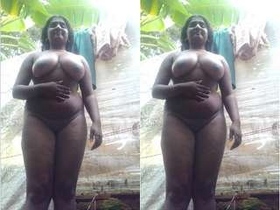 Tamil babe strips down and teases in video for partner