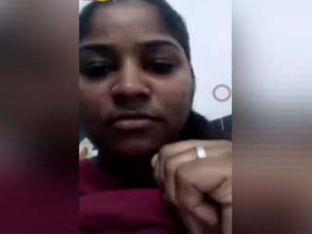 Tamil babe in video call masturbates and raises dick