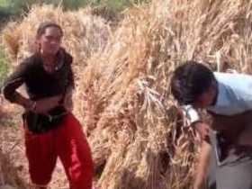 Indian housewife engages in outdoor sexual activity