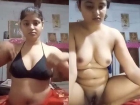 Cute Indian girl reveals her naked body in a selfie MMS