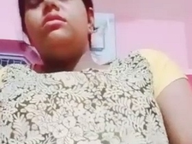 Desi babe uses brinjal as sex toy for masturbation