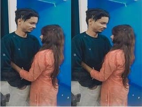 Hot Indian babe records her bathing session for her lover