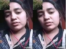 Bangladeshi girl flaunts her body on video call