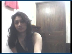 Indian beauty pleasures herself in nude