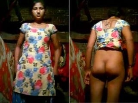 Indian girl flaunts her butt and vagina