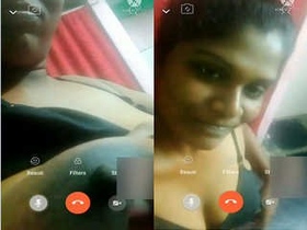 Tamil girl flaunts her breasts in a steamy video