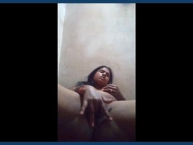 Desi bhabi pleasuring herself