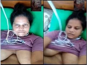 Horny Indian mamas reveals their assets