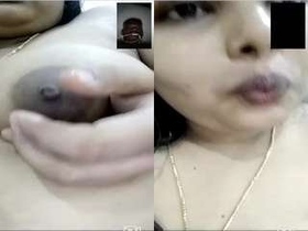 Lustful Bhabhi exposes her body on webcam