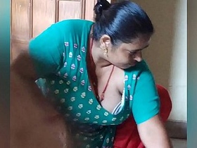 Indian Sheila gets fucked in doggy style position