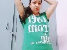 Aunt from Chandigarh shares nude selfies in video