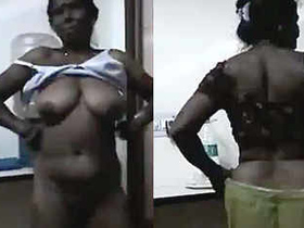 Desi auntie flaunts her big boobs and round butt