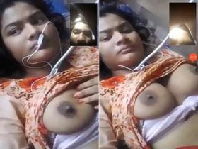 Desi amateur reveals her big boobs on video call