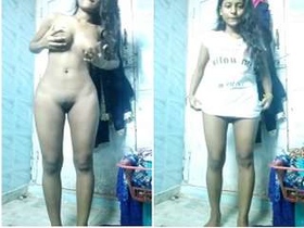 Indian girl flaunts her curves in exclusive video