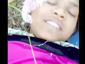 Local desi girl gets fucked outdoors by a randy man