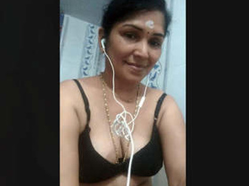 Indian wife shows off her naked body in part 2 of selfie video