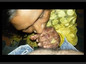 Newly married bhabhi in yellow sari delivers an incredible oral sex performance