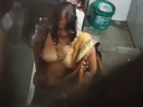 Married Bhabi caught wearing saree while having sex