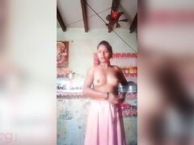 Desi beauty bares her body and exposes her intimate areas in a stunning solo performance