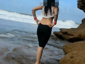Indian swingers Pankhuri and Kundal's outdoor sexcapade at the beach