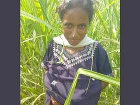Village bhabi engages in outdoor sexual activity