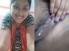 Watch as a stunning Bengali beauty pleasures herself with her hands