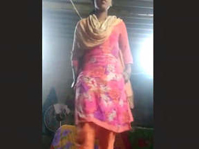 Horny teen in salwar kameez reveals her intimate parts