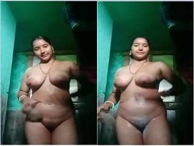 Bangla-speaking amateur Boudi takes a bath and chats in clear talk