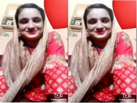 Amateur Bhabhi reveals her big boobs and cunt in part 3