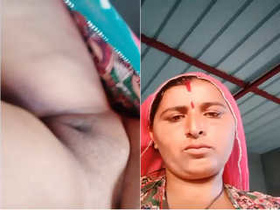 Indian amateur bhabhi flaunts her body in part 1 of exclusive video