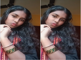 Indian beauty flaunts her body in exclusive amateur video