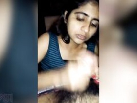 Curvy Indian schoolgirl gives a blowjob to a boy in a leaked video
