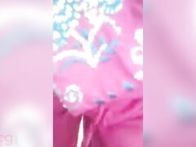 Desi wife flaunts her natural body and unshaven pussy in outdoor sex video