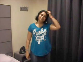 Reliance worker Jio and her boss perform a steamy show at a hotel